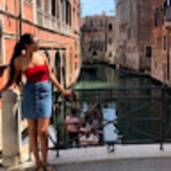 Meet your Posher, Miriam - Picture 1 of 1